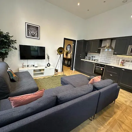 Apartment Modern 2 Bed Centre *